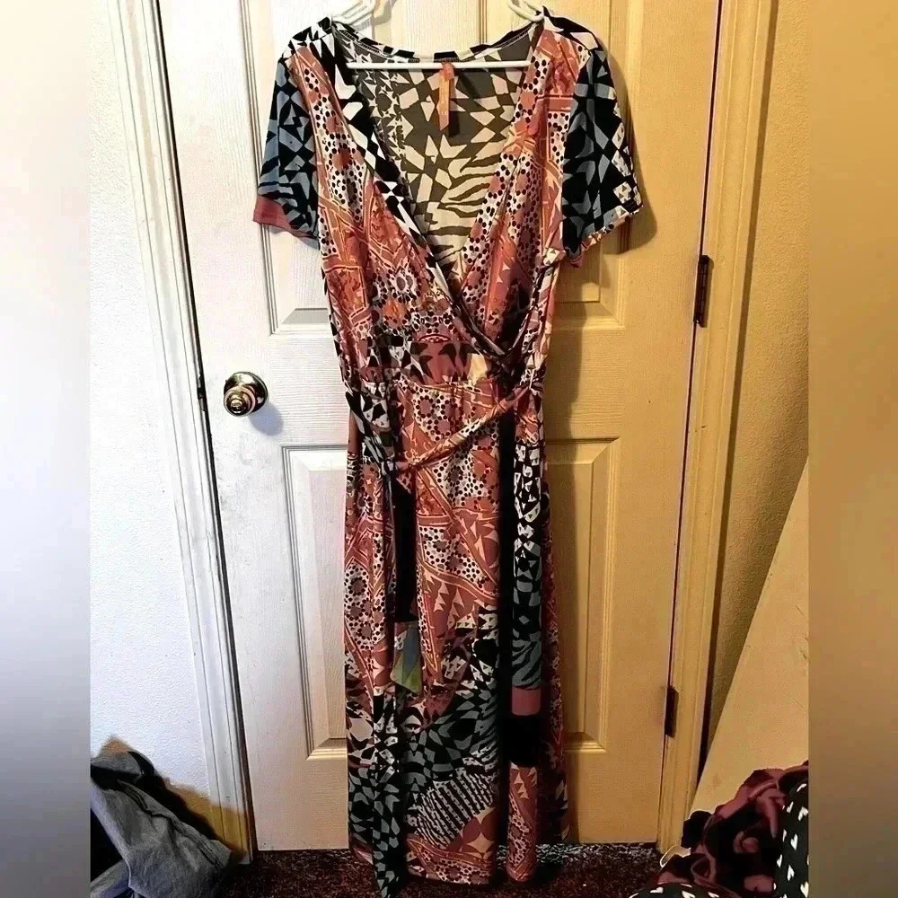 MAGIC abstract Print Maxi Low Cut  V Neck Dress 1X EUC Summer Artsy Spring Long